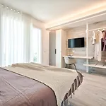 Lägenhetshotell Albamarina 4*