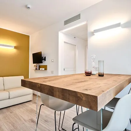 Albamarina Aparthotel 4*