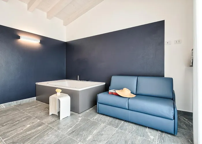 Lejlighedshotel Albamarina 4*