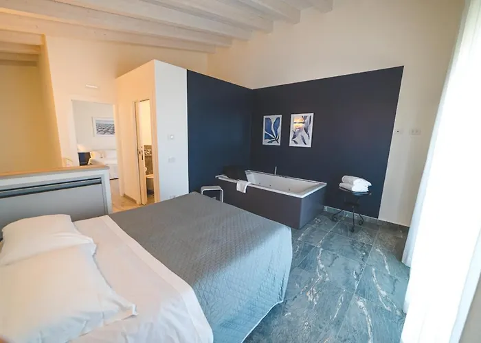 Lejlighedshotel Albamarina 4*
