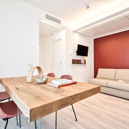 Hotel apartamentowy Albamarina *