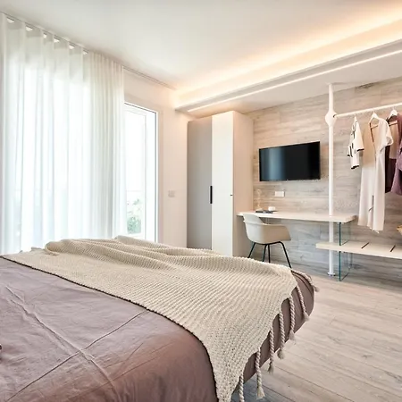 Lejlighedshotel Albamarina 4*