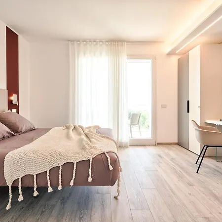 Albamarina Hotel apartamentowy