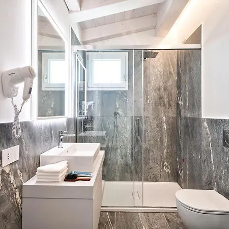 Lejlighedshotel Albamarina 4*