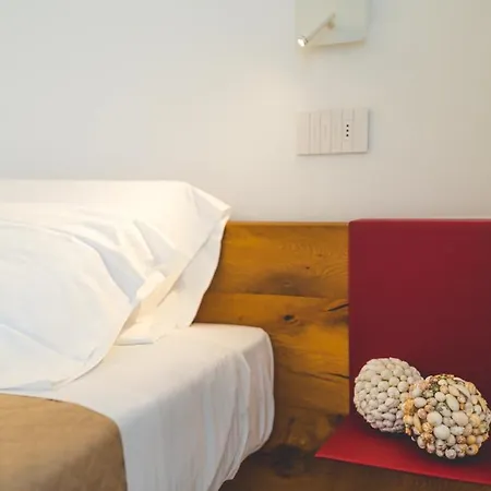 Hotel apartamentowy Albamarina *