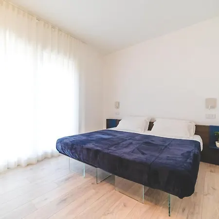 Hotel apartamentowy Albamarina *