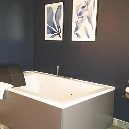 Lejlighedshotel Albamarina 4*